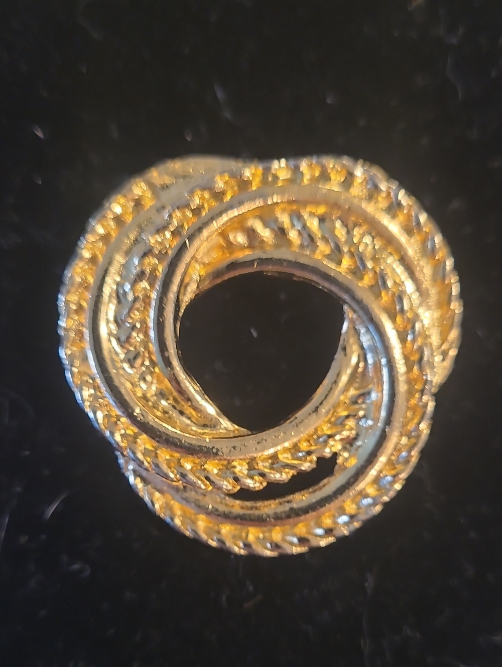 Classic Vintage Gold-Tone Twisted Rope Knot Brooch